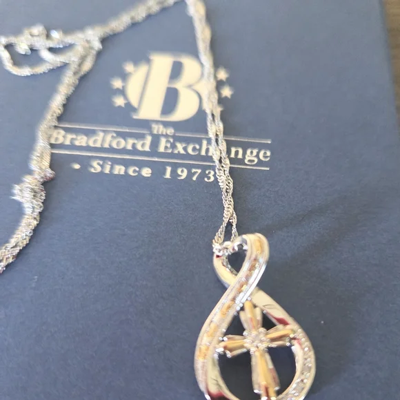 Bradford Exchange Footprints in the Sand Infinity Necklace - Picture 11 of 15